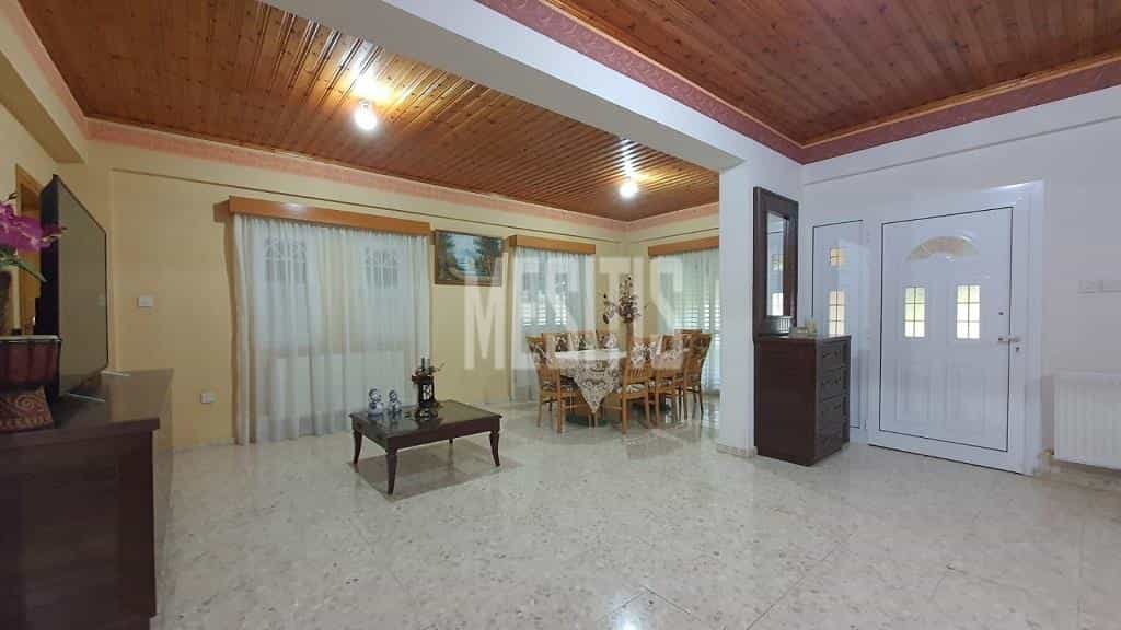 House in Kokkinotrimithia, Nicosia 11701326