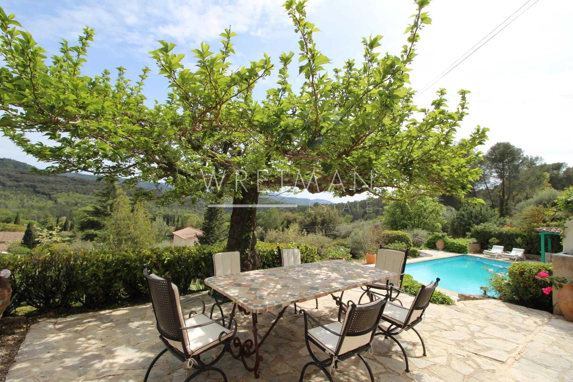 rumah dalam Montauroux, Provence-Alpes-Côte d'Azur 11701399
