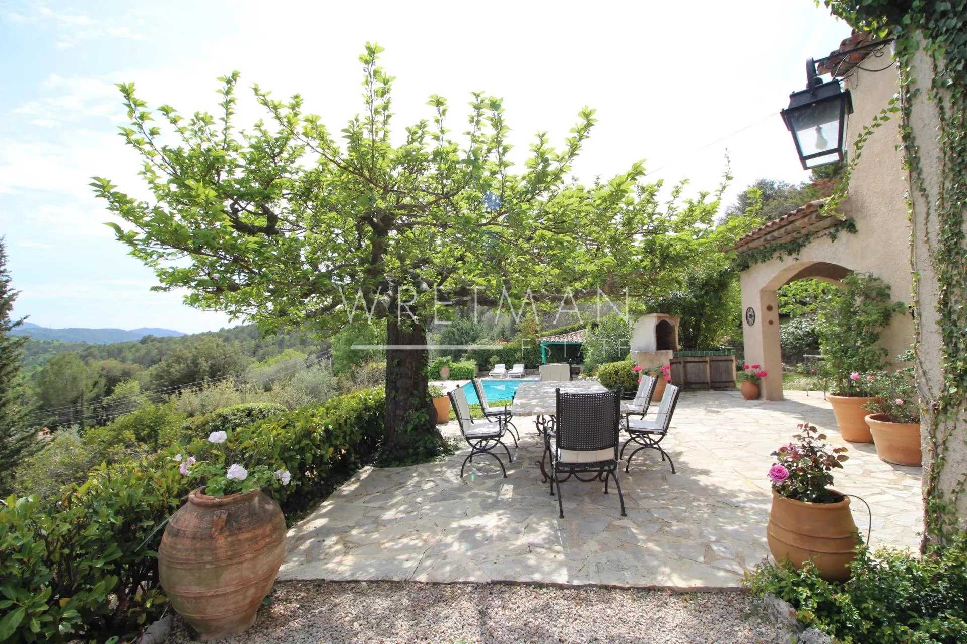 rumah dalam Montauroux, Provence-Alpes-Côte d'Azur 11701399