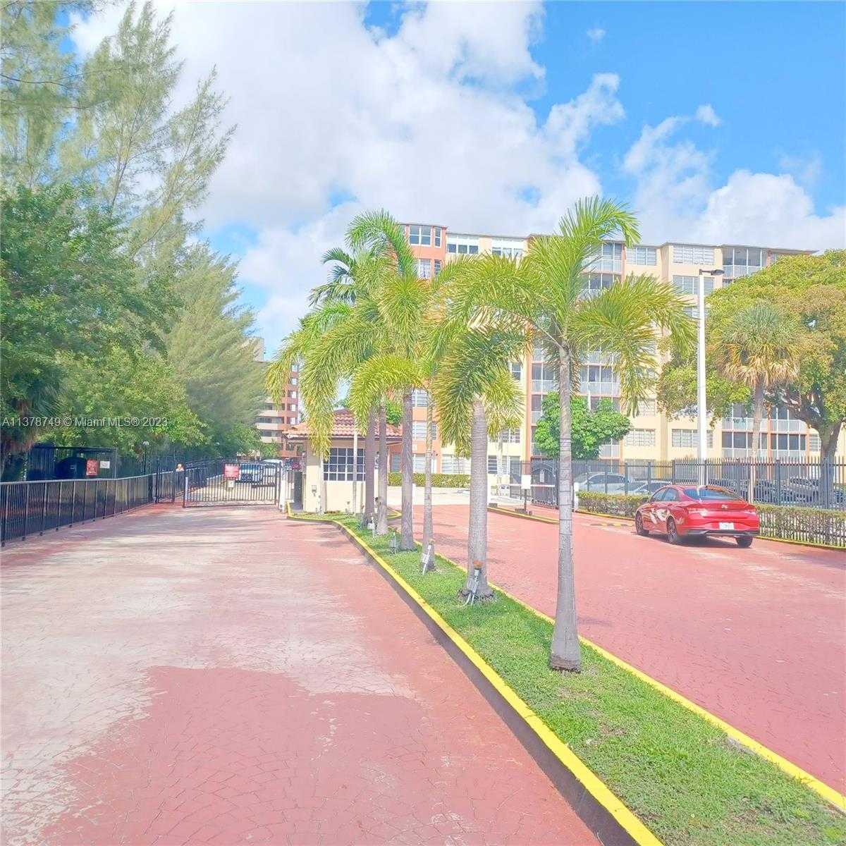 Condominium in Miami, Florida 11701441