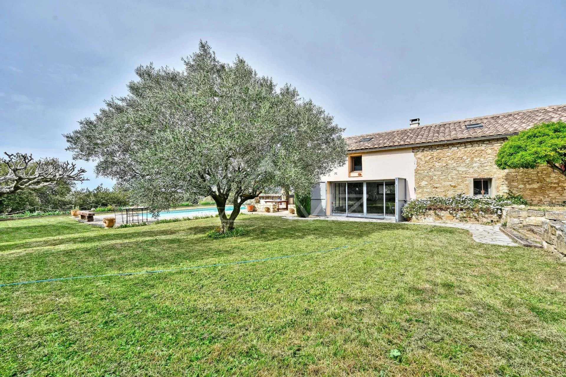 住宅 在 Uzès, Gard 11701478