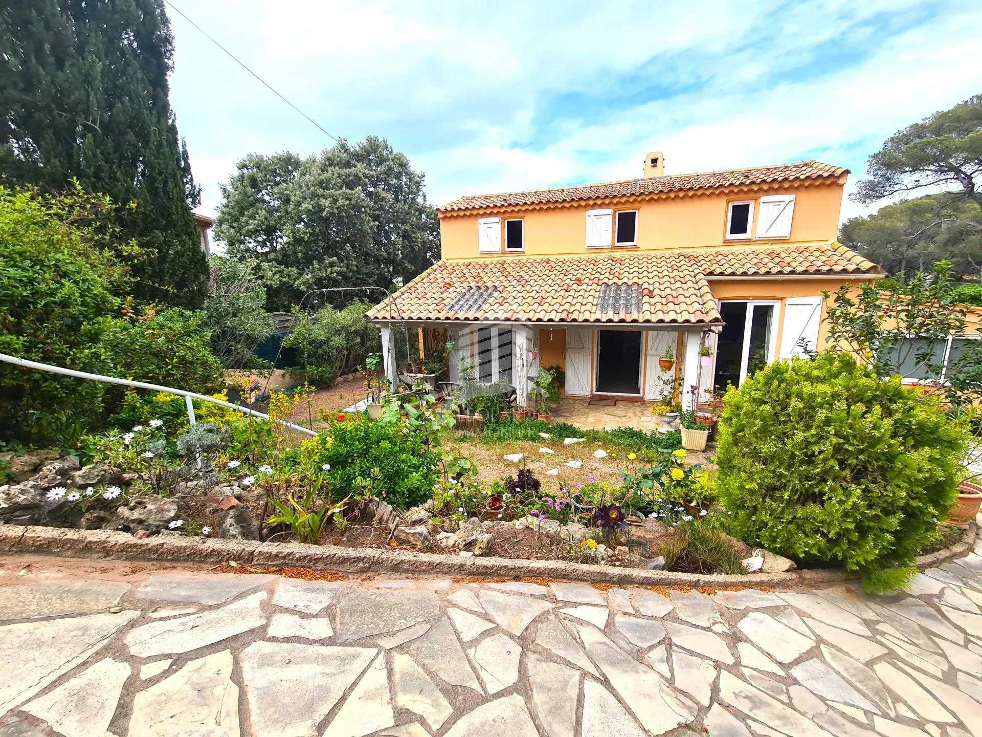 Hus i Saint-Raphael, Provence-Alpes-Cote d'Azur 11701486