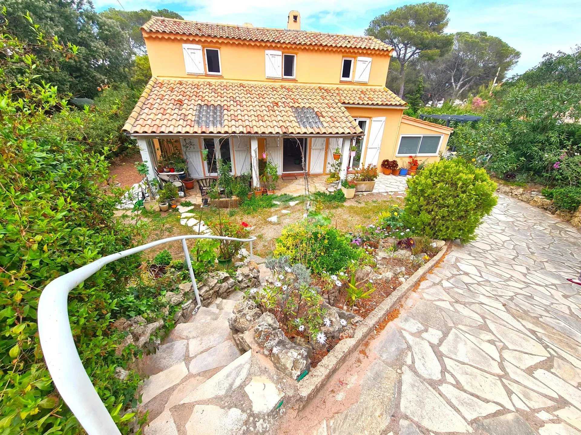 Rumah di Saint-Raphael, Provence-Alpes-Cote d'Azur 11701486