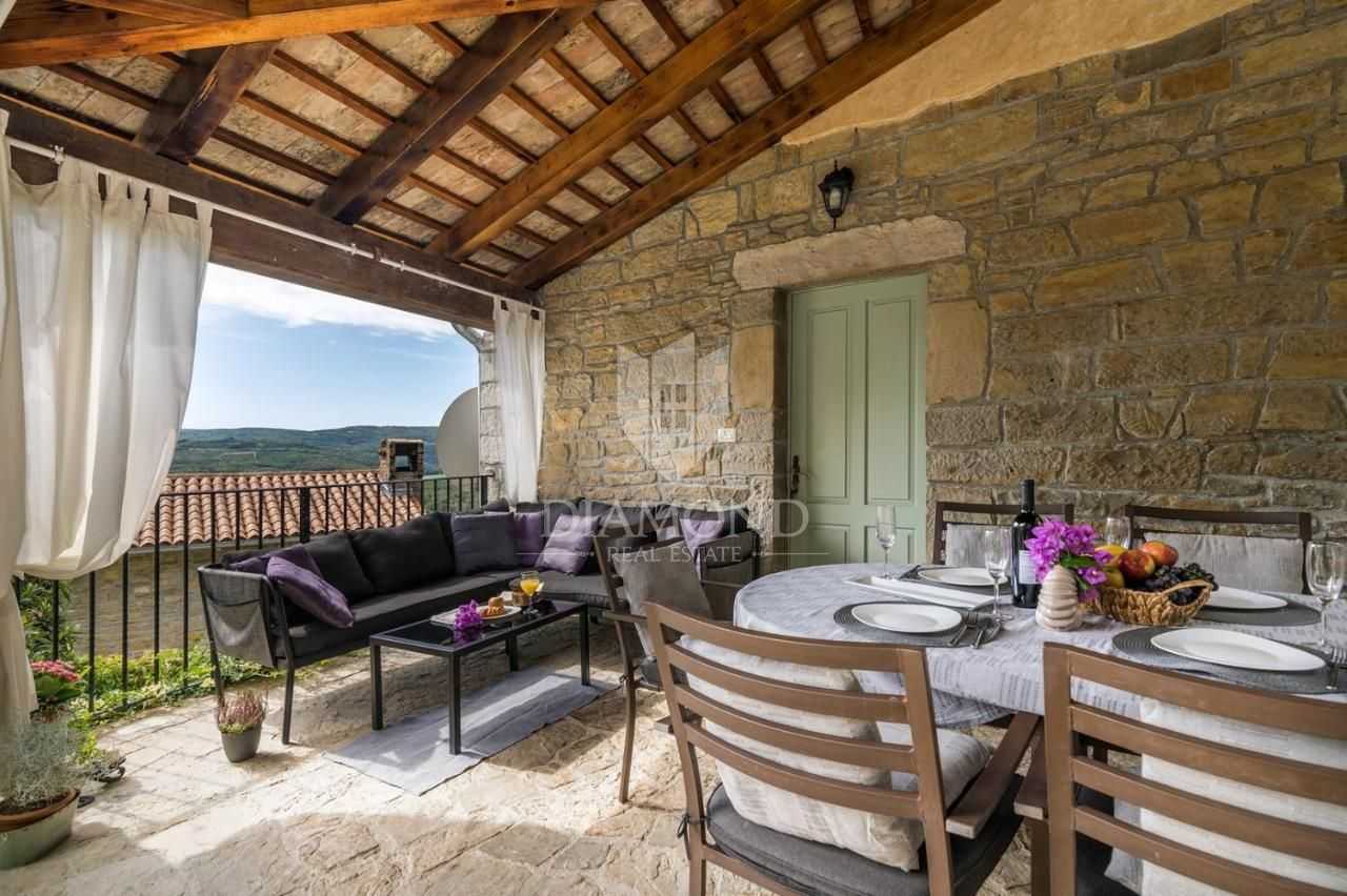 House in Oprtalj, Istria County 11701842