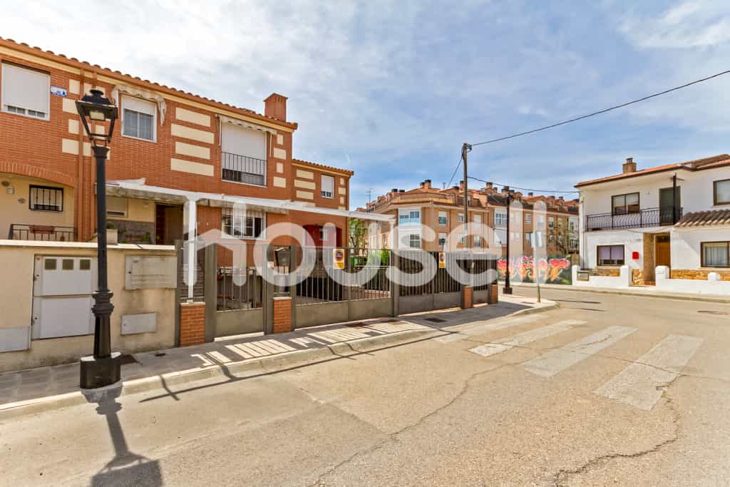 жилой дом в Alovera, Castilla-La Mancha 11702076