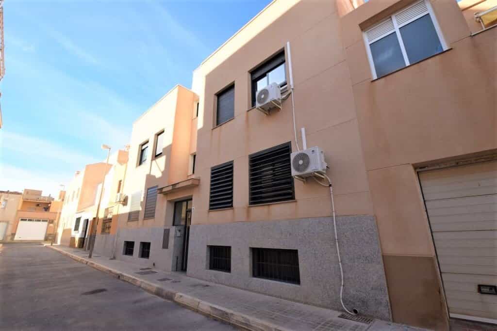 Condominium in El Ejido, Andalucía 11702090
