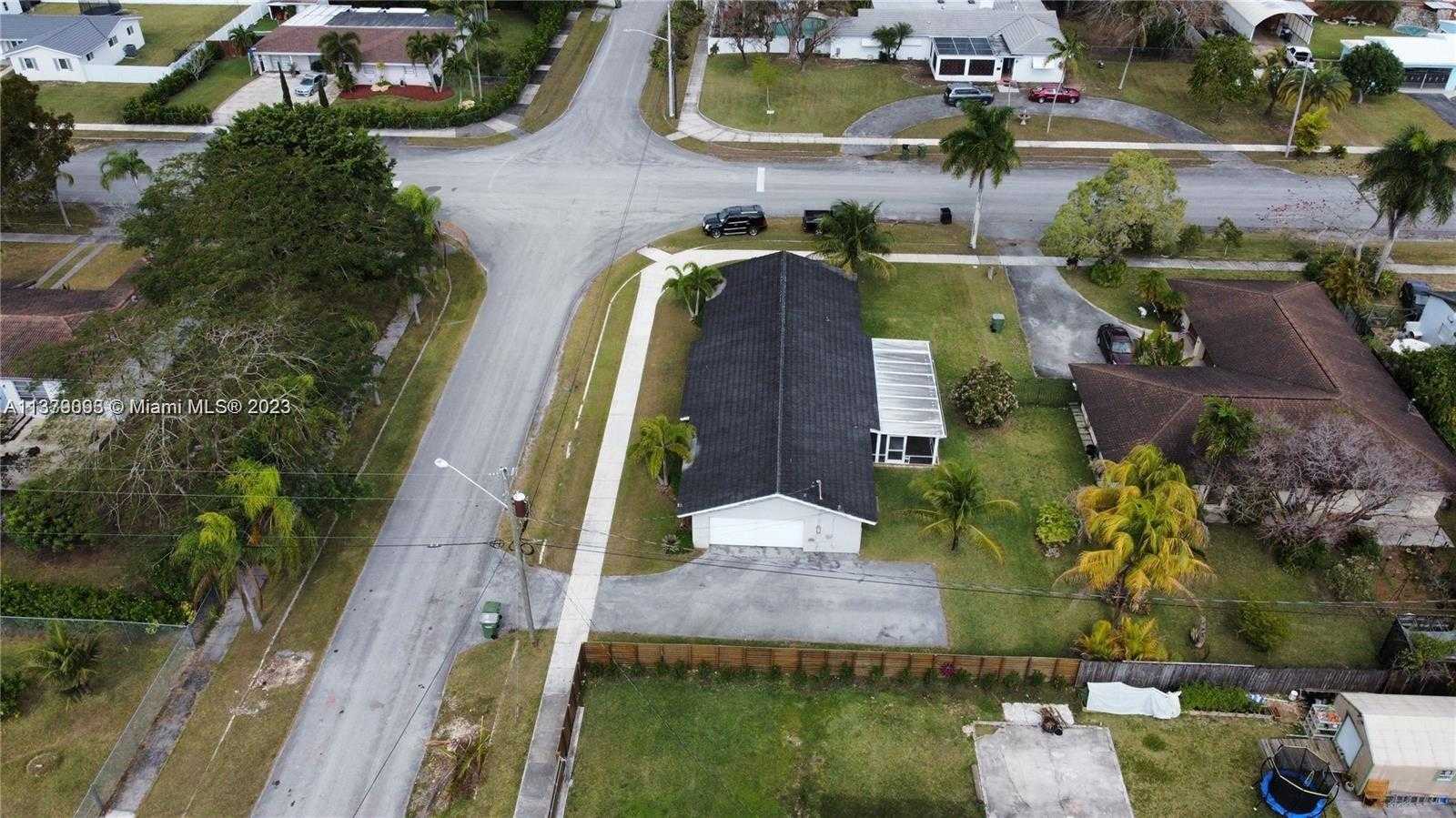 بيت في Homestead, Florida 11702119