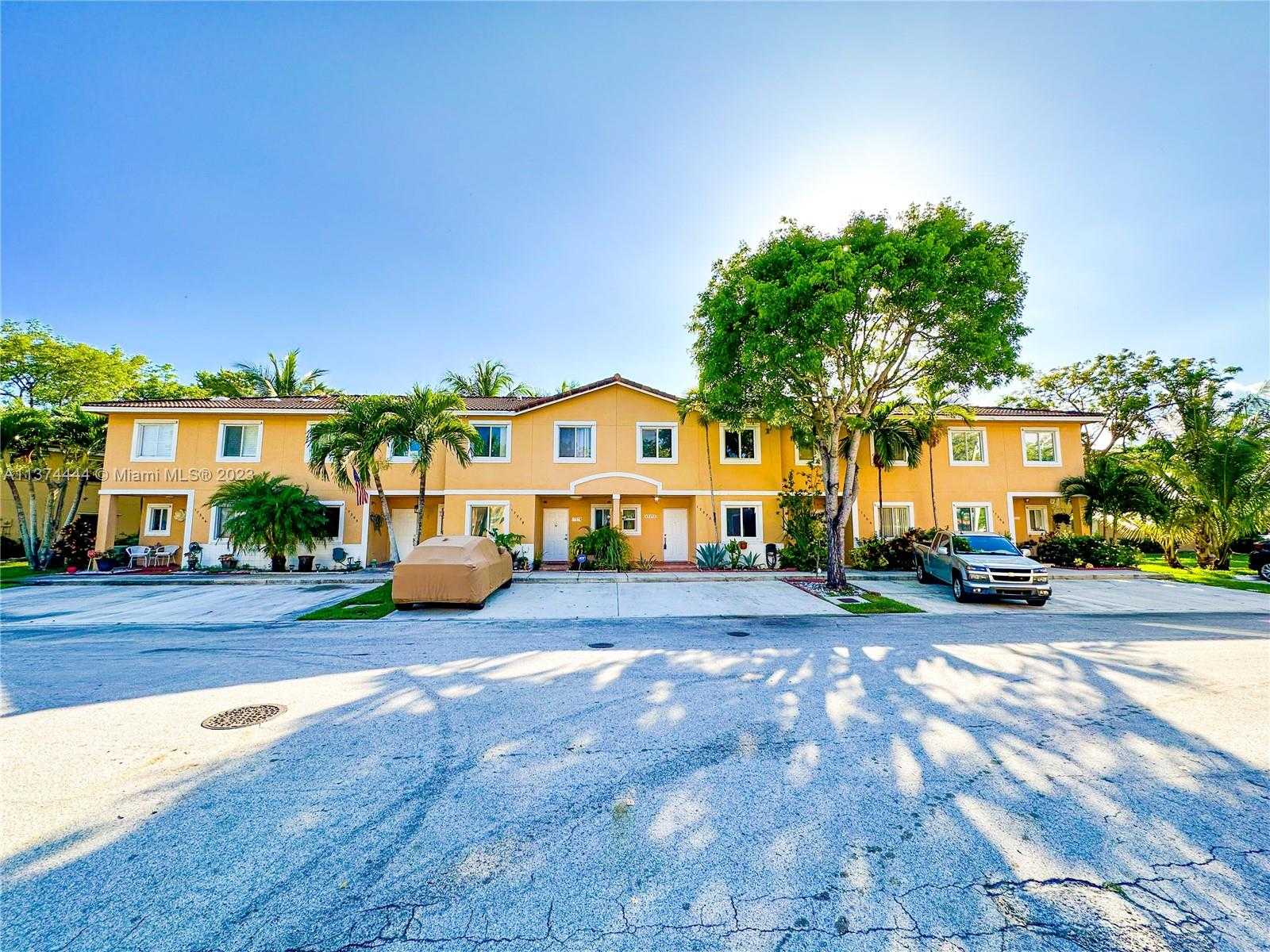 House in Miami, Florida 11702120