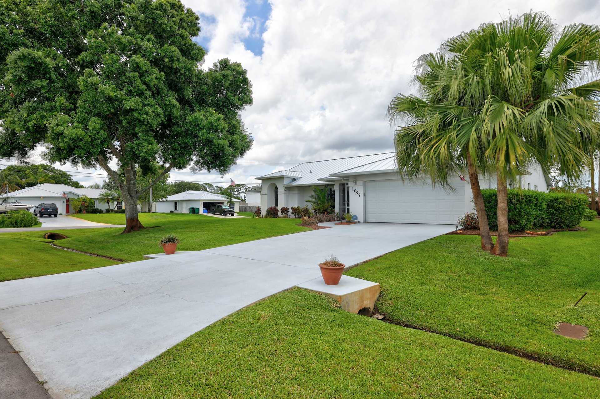 House in Port St. Lucie, Florida 11702515
