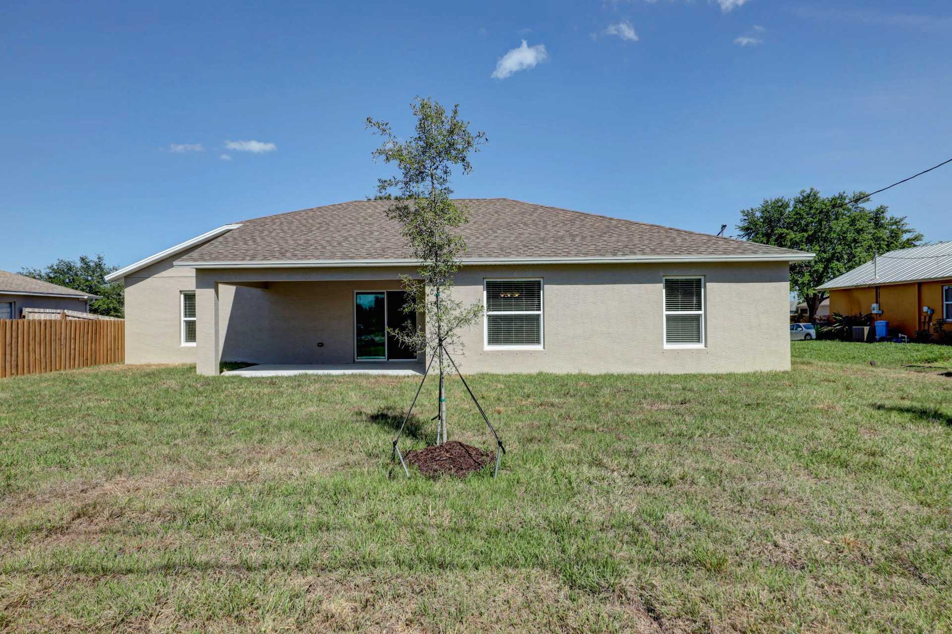 House in Port St. Lucie, Florida 11702972