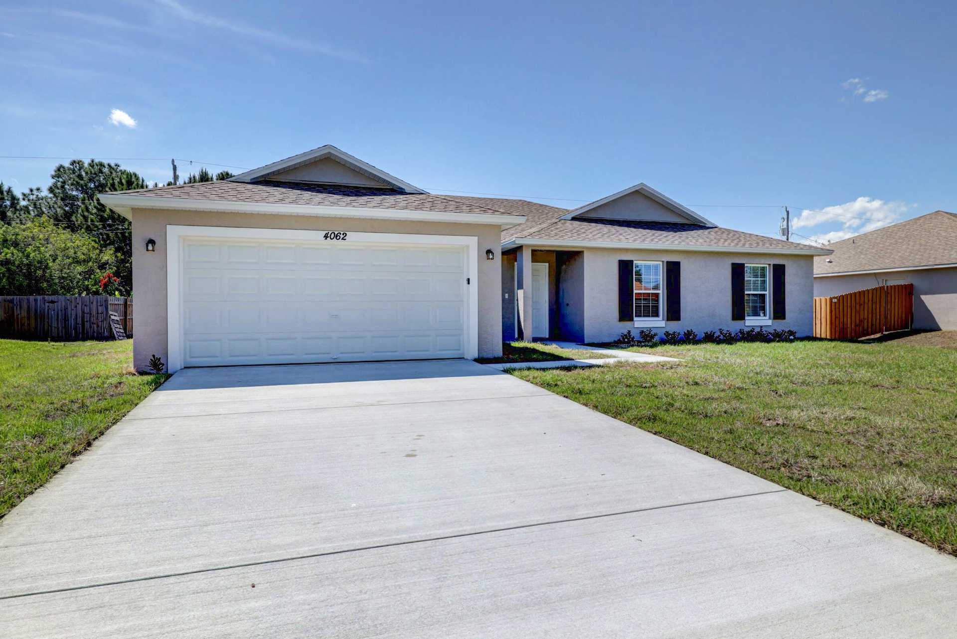 House in Port St. Lucie, Florida 11702973