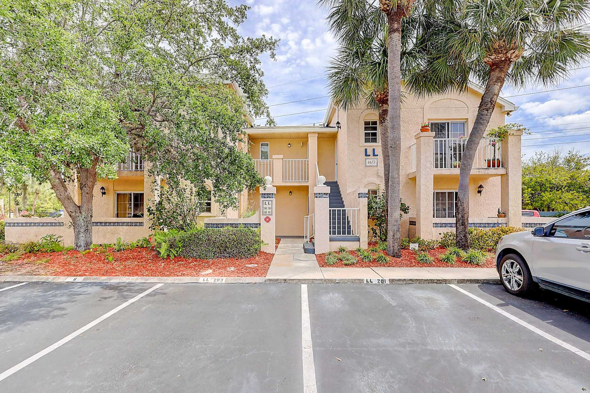 Condominium in River Park, Florida 11703013