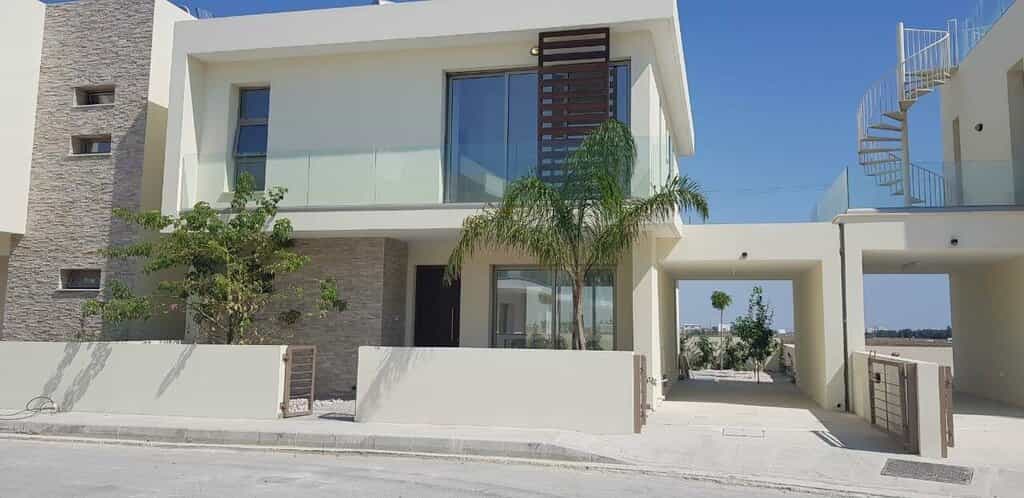 rumah dalam Meneou, Larnaka 11703121