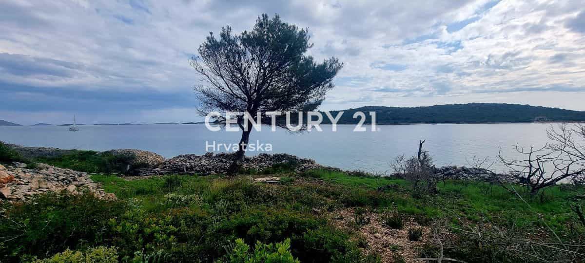Terre dans Tkon, Zadarska županija 11703203