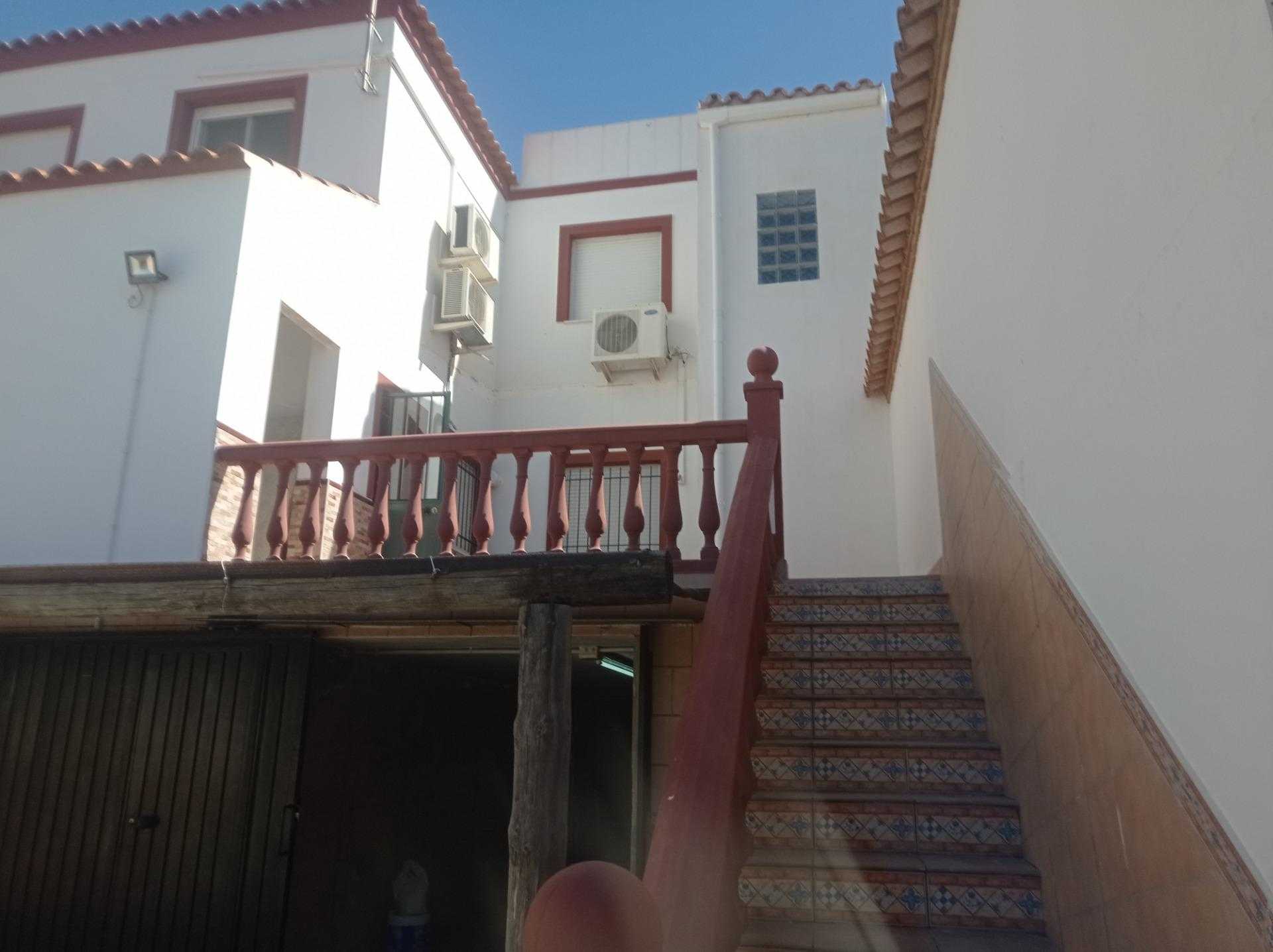 Talo sisään Albaida del Aljarafe, Andalusia 11703721