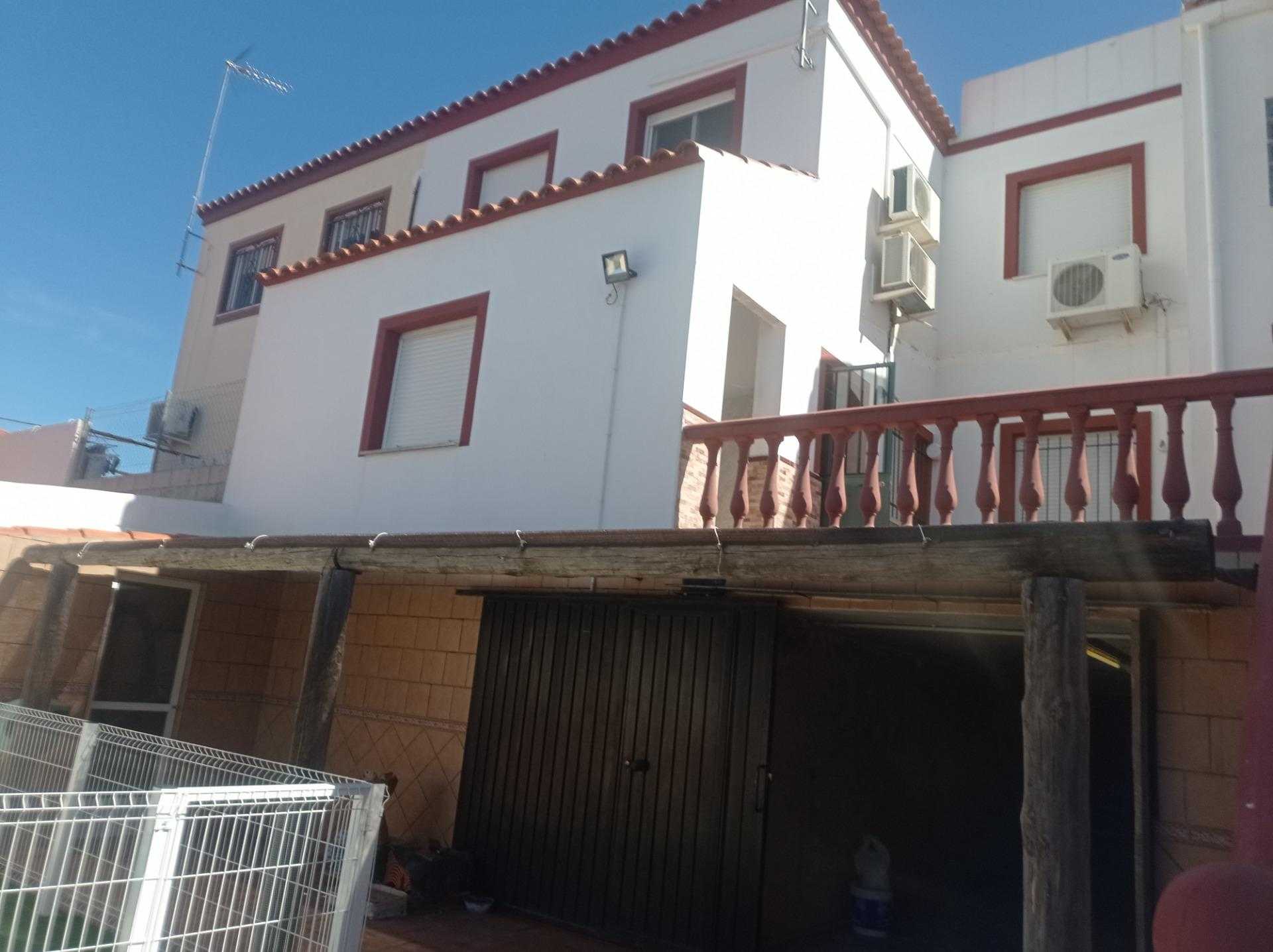 Casa nel Albaida del Aljarafe, Andalusia 11703721