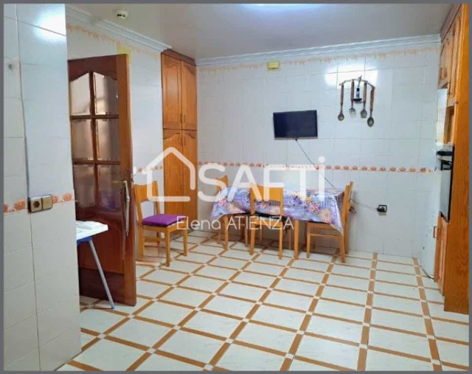Будинок в Almoradí, Comunidad Valenciana 11704405