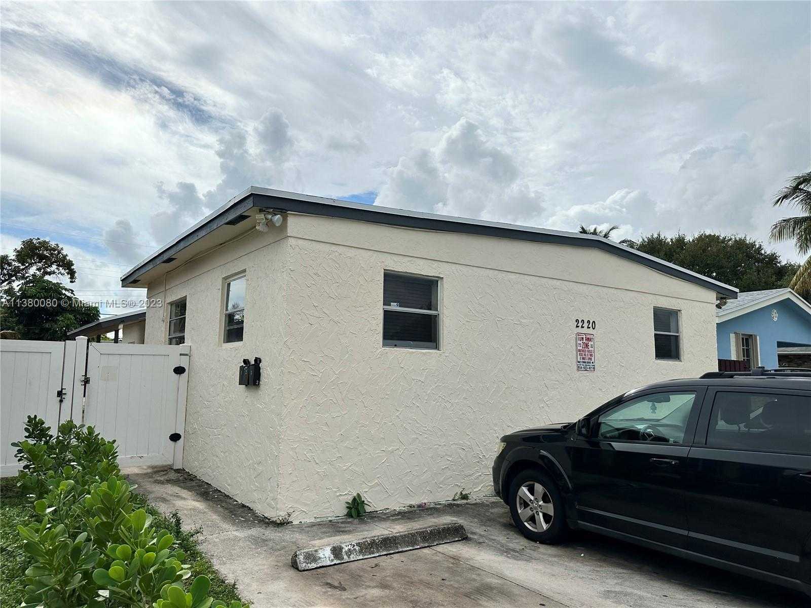 House in Hollywood, Florida 11704455