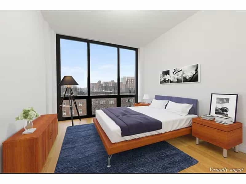 Condominium in , New York 11705019