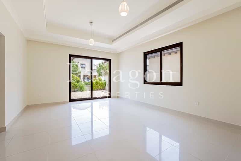 House in Dubai, Dubai 11705633