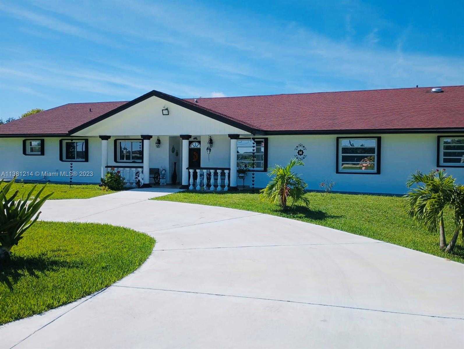 House in Goulds, Florida 11705878