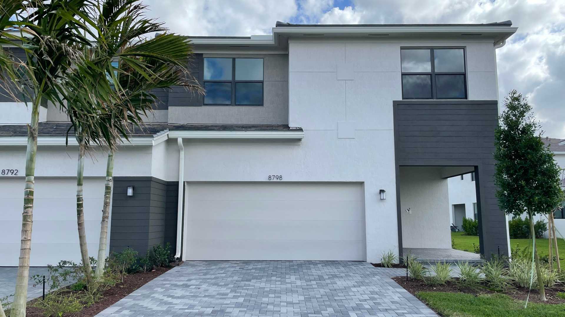 House in Greenacres, Florida 11705916