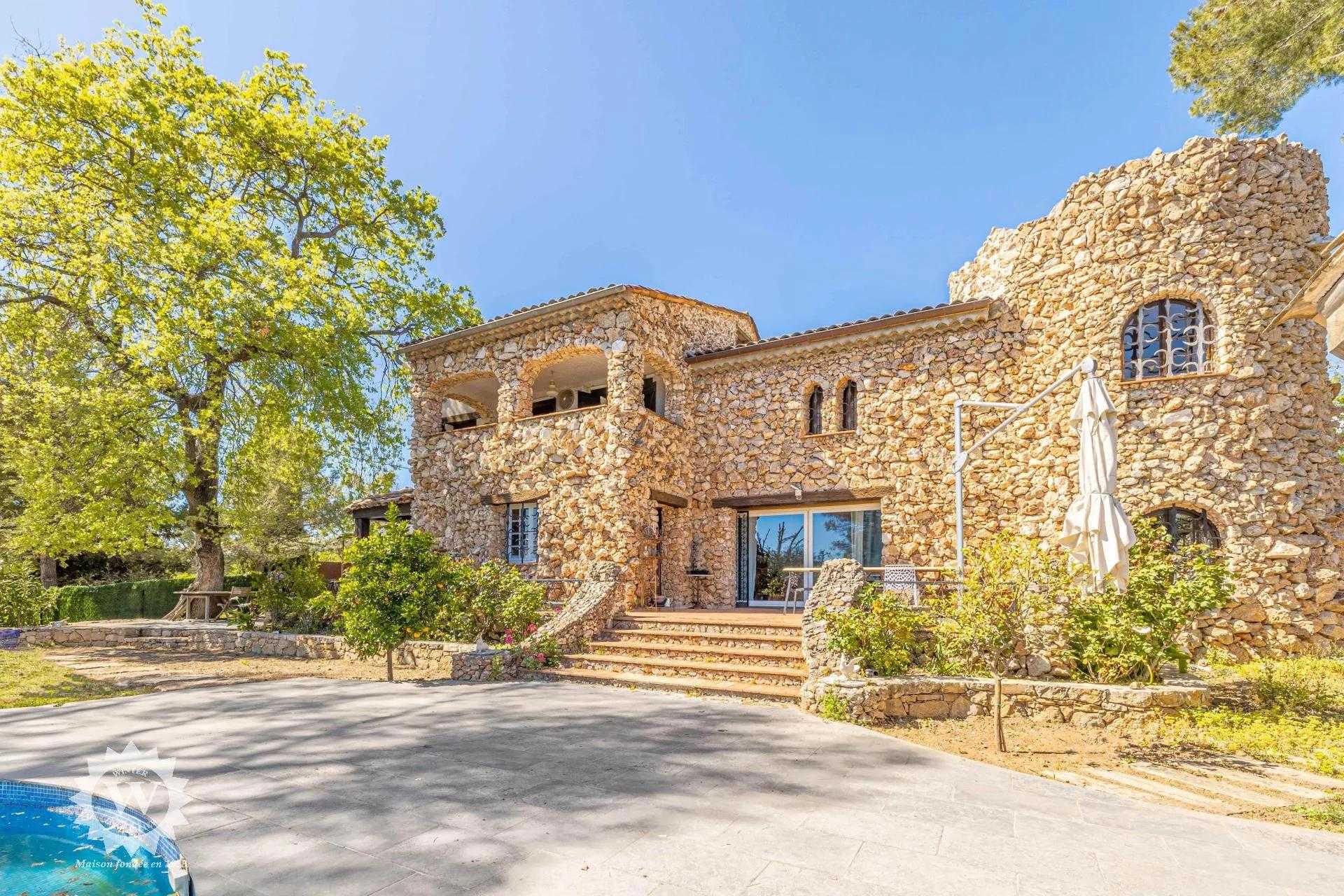 Haus im La Gaude, Provence-Alpes-Cote d'Azur 11705955