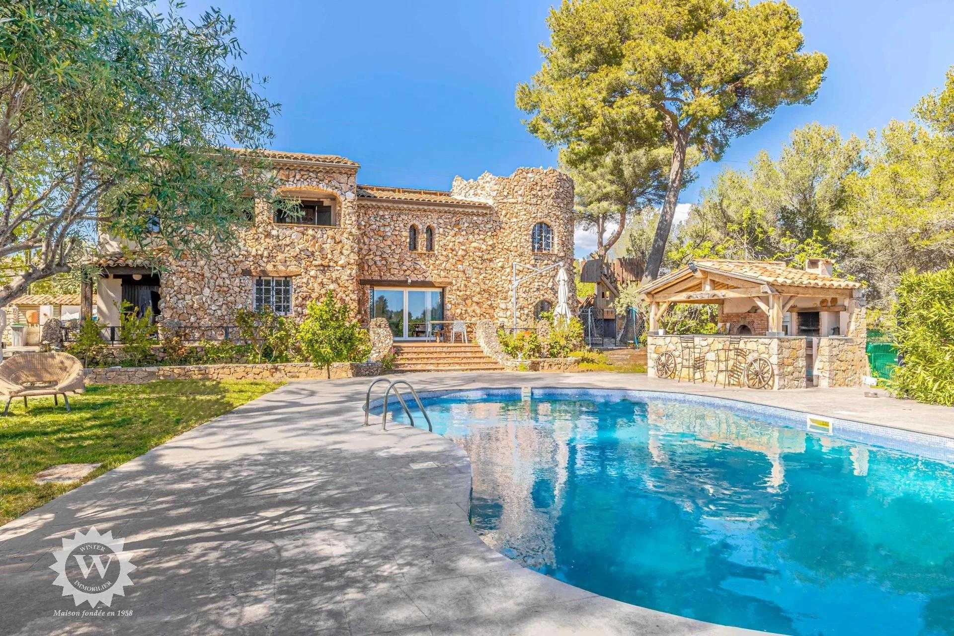 casa no La Gaude, Provence-Alpes-Cote d'Azur 11705955