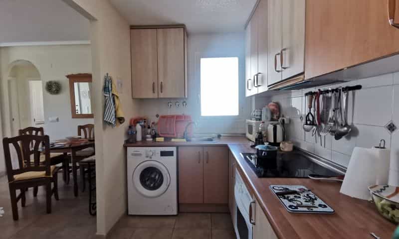 公寓 在 Torrevieja, 巴倫西亞 11706204