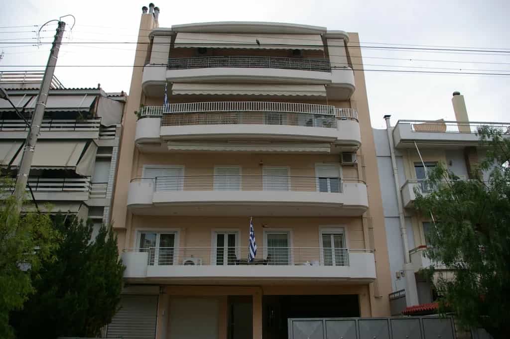 Condominium in Moschato,  11706316