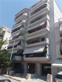 Condominium in Keratsini,  11706342