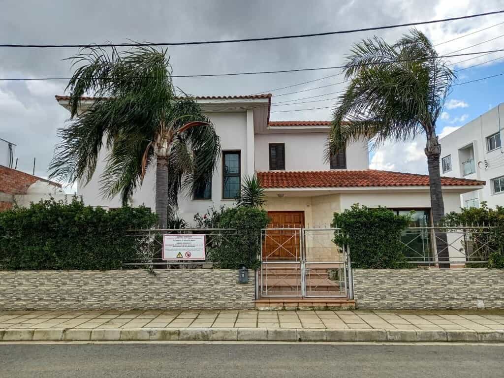房子 在 Strovolos, Nicosia 11706432
