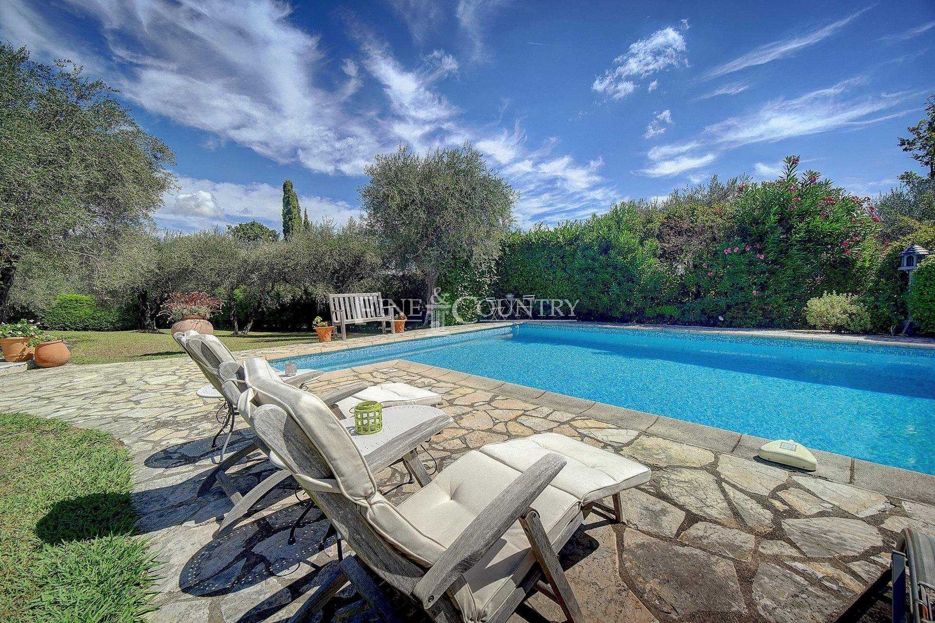 Huis in Chateauneuf-Grasse, Provence-Alpes-Côte d'Azur 11706544