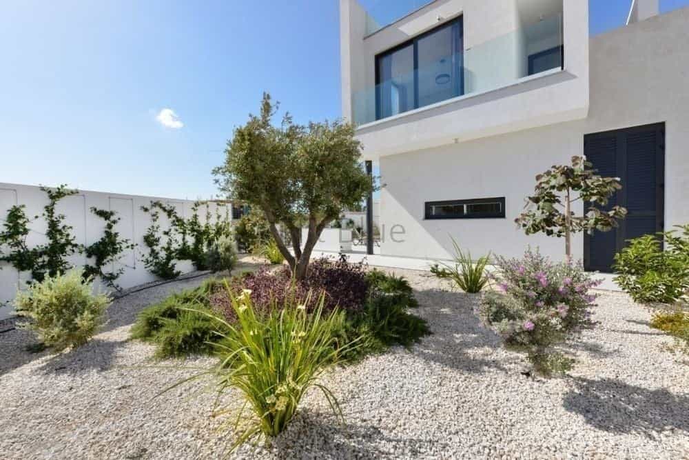 Rumah di Pernera, Famagusta 11706673