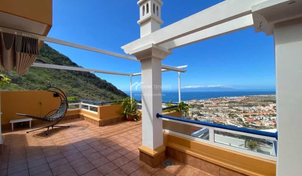 Condominium in Adeje, Canary Islands 11707452