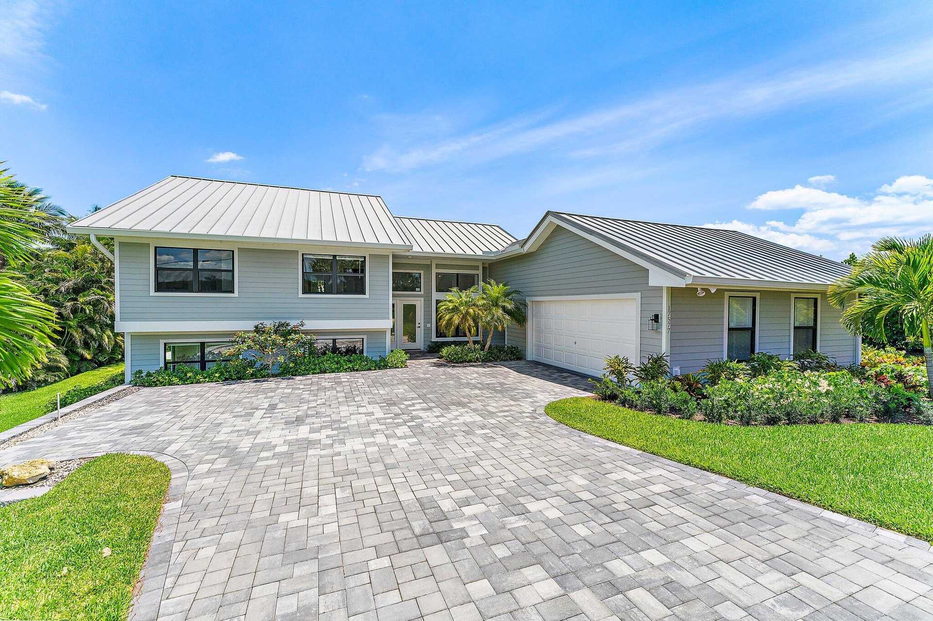 House in Tequesta, Florida 11707489