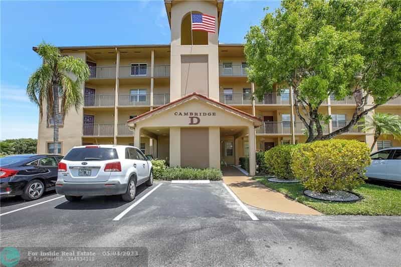 Condominium in Pembroke Pines, Florida 11707510