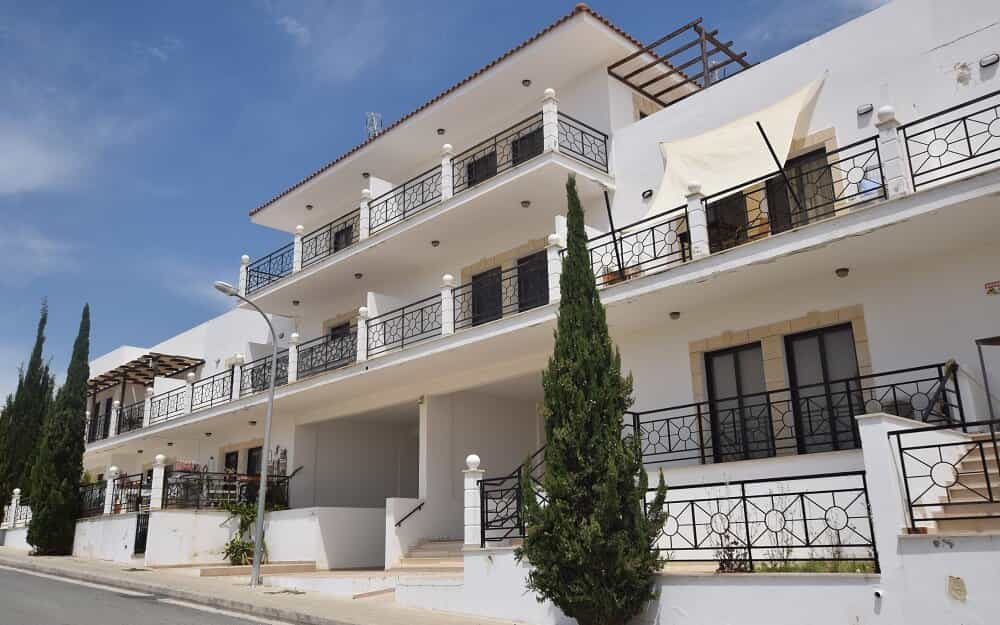Condominium in Kiti, Larnaka 11707757