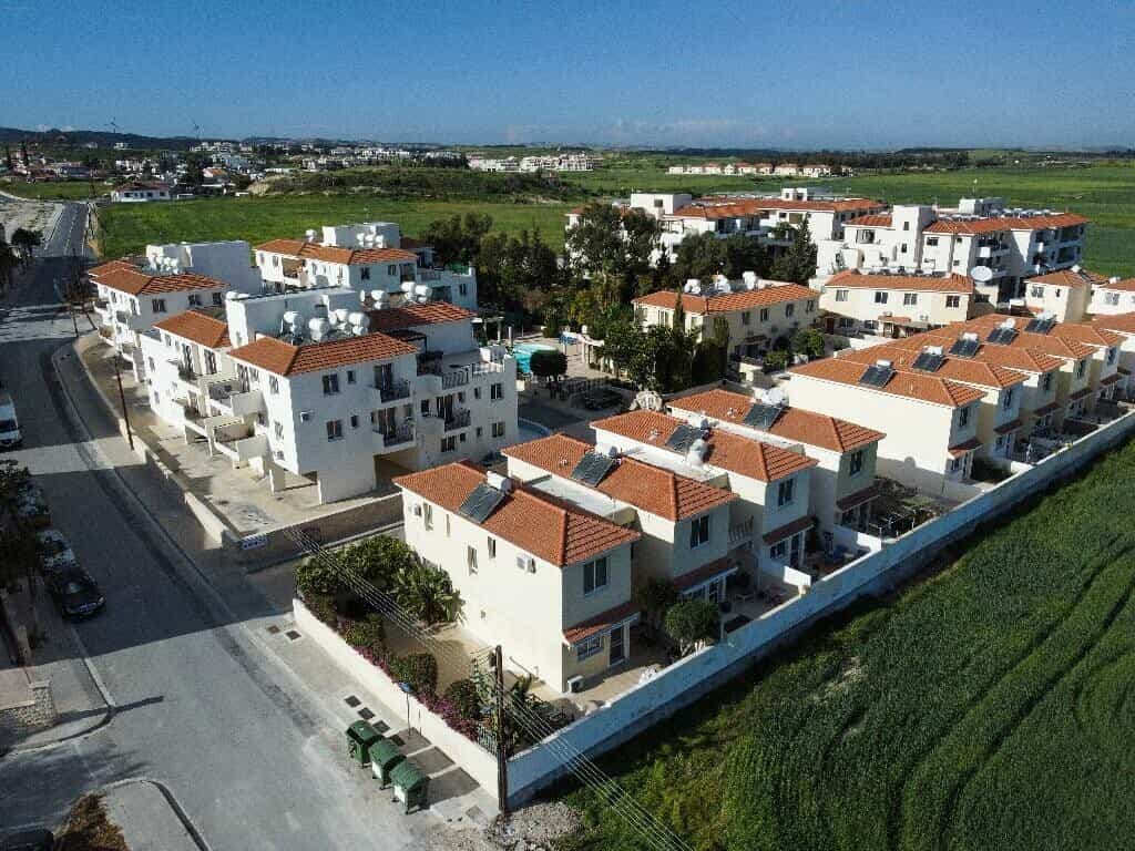 Condominium in Kiti, Larnaka 11707784