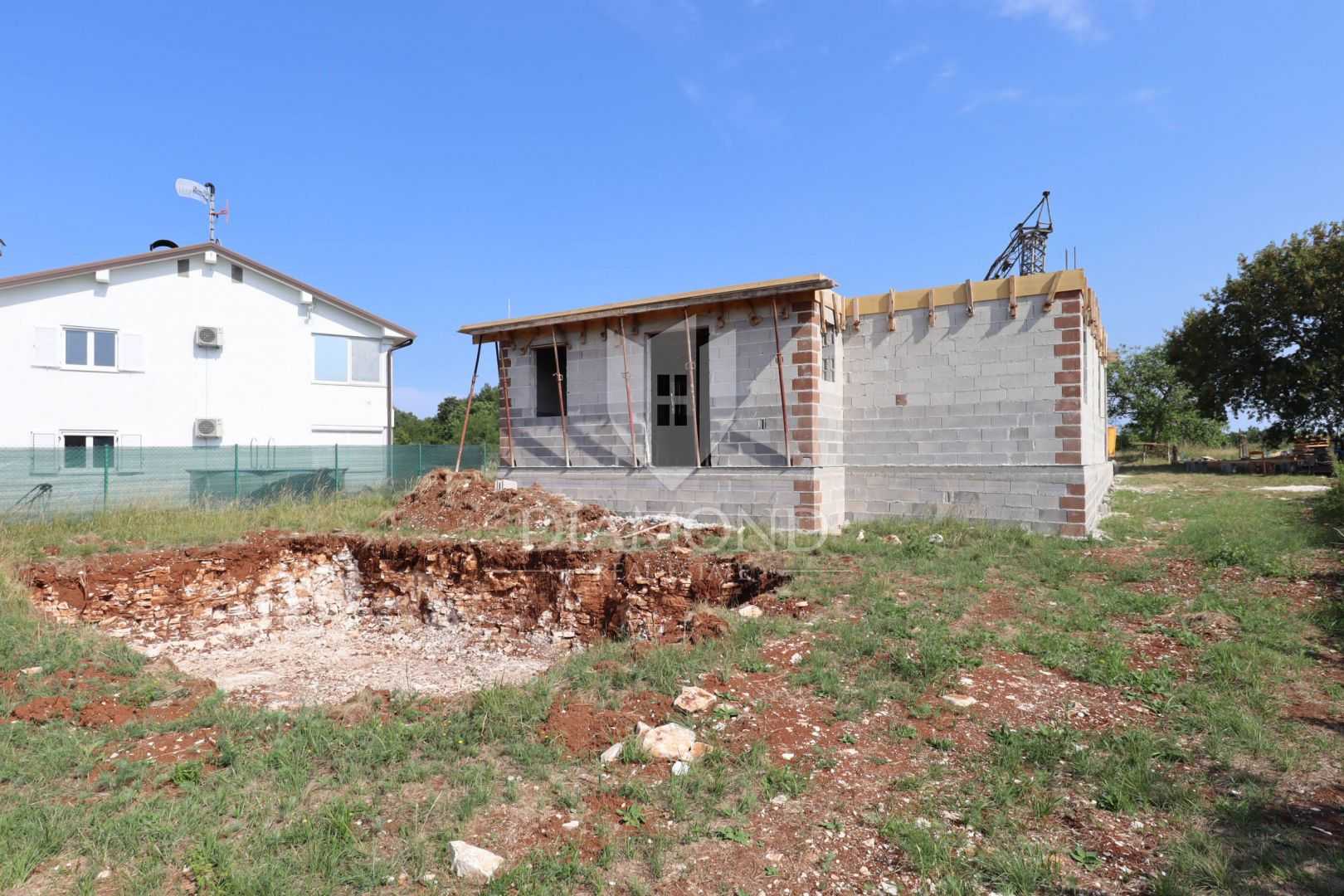 House in Kanfanar, Istria County 11708244