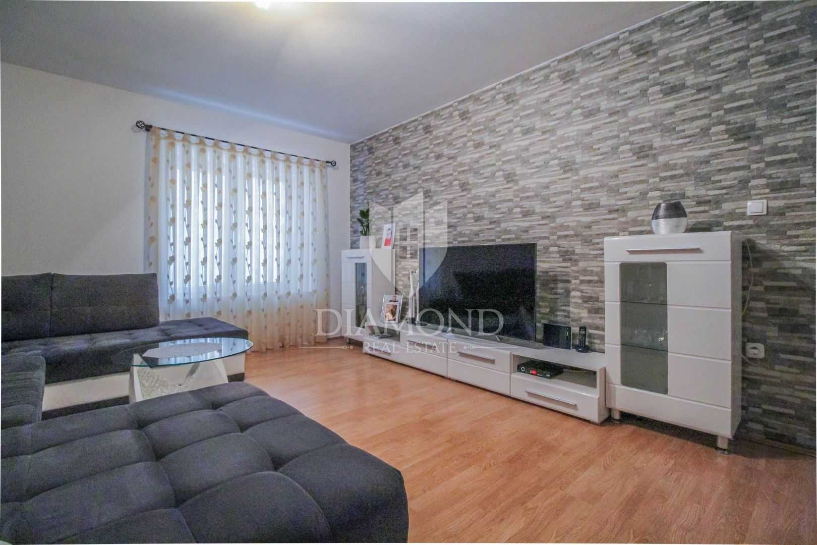 casa en Bujé, Istarska Županija 11708300