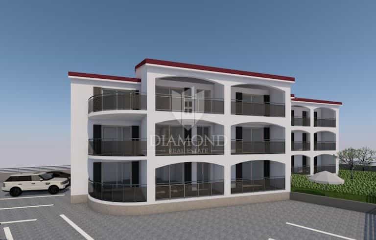 Condominium in Kanfanar, Istria County 11708305