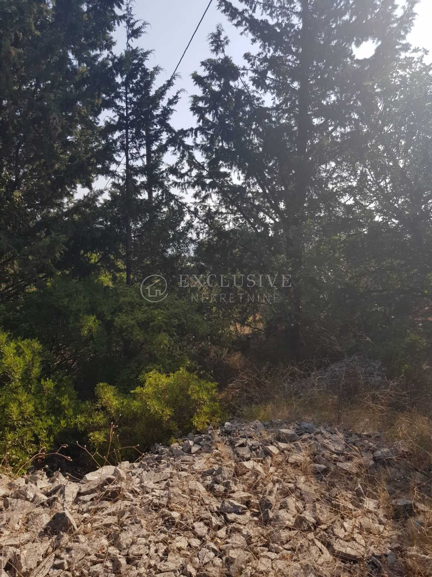 Land in Grohote, Split-Dalmatia County 11708353