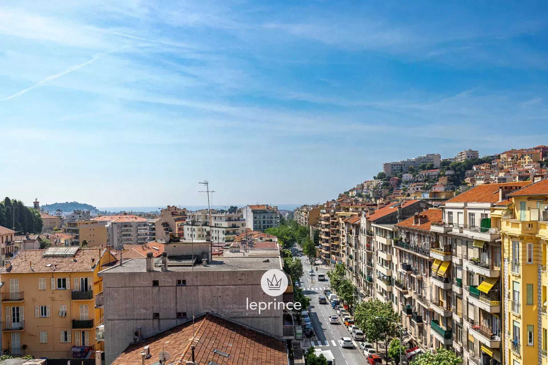 Condominium in Nice, Provence-Alpes-Cote d'Azur 11708451