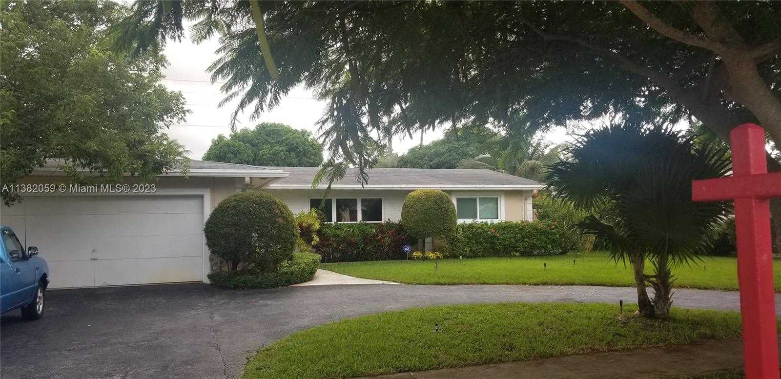 House in Hollywood, Florida 11708460