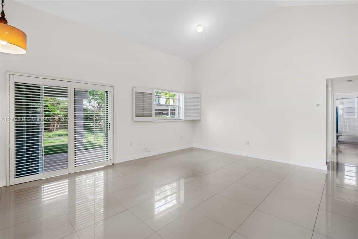House in Coral Gables, Florida 11708468