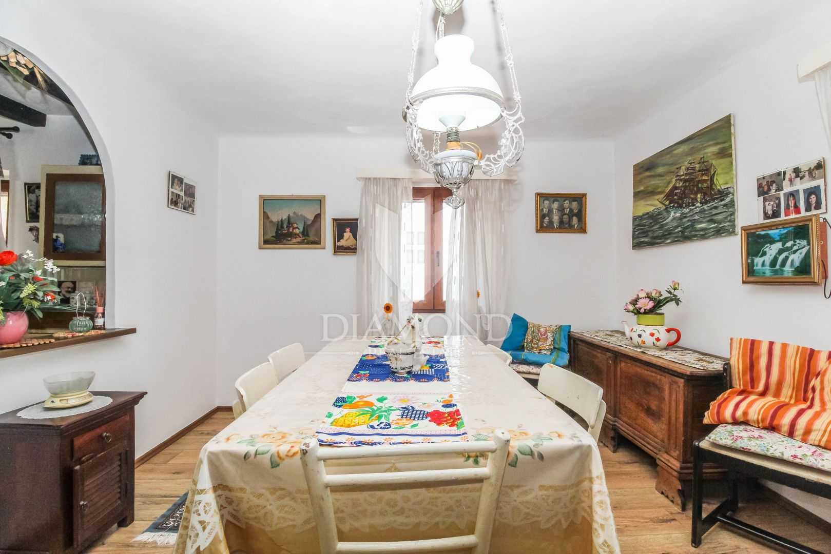 집 에 Motovun, Istria County 11709710