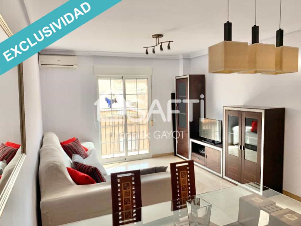 Condominium in Roquetas de Mar, Andalucía 11710214