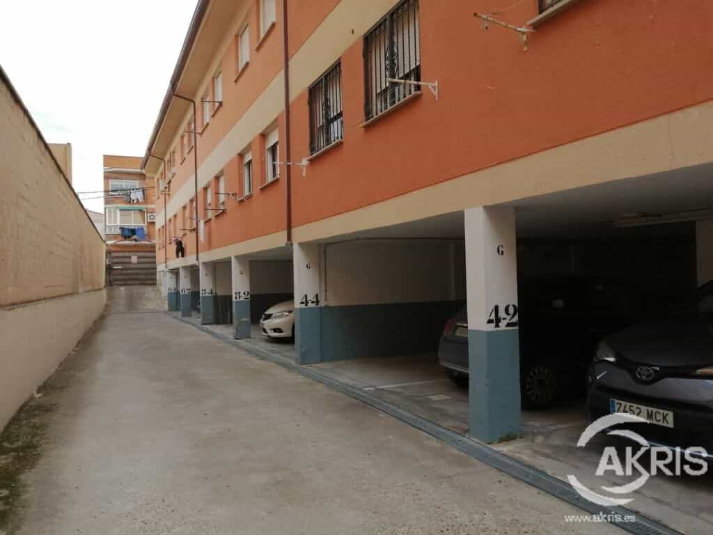 Condominium in Yeles, Castilla-La Mancha 11710248