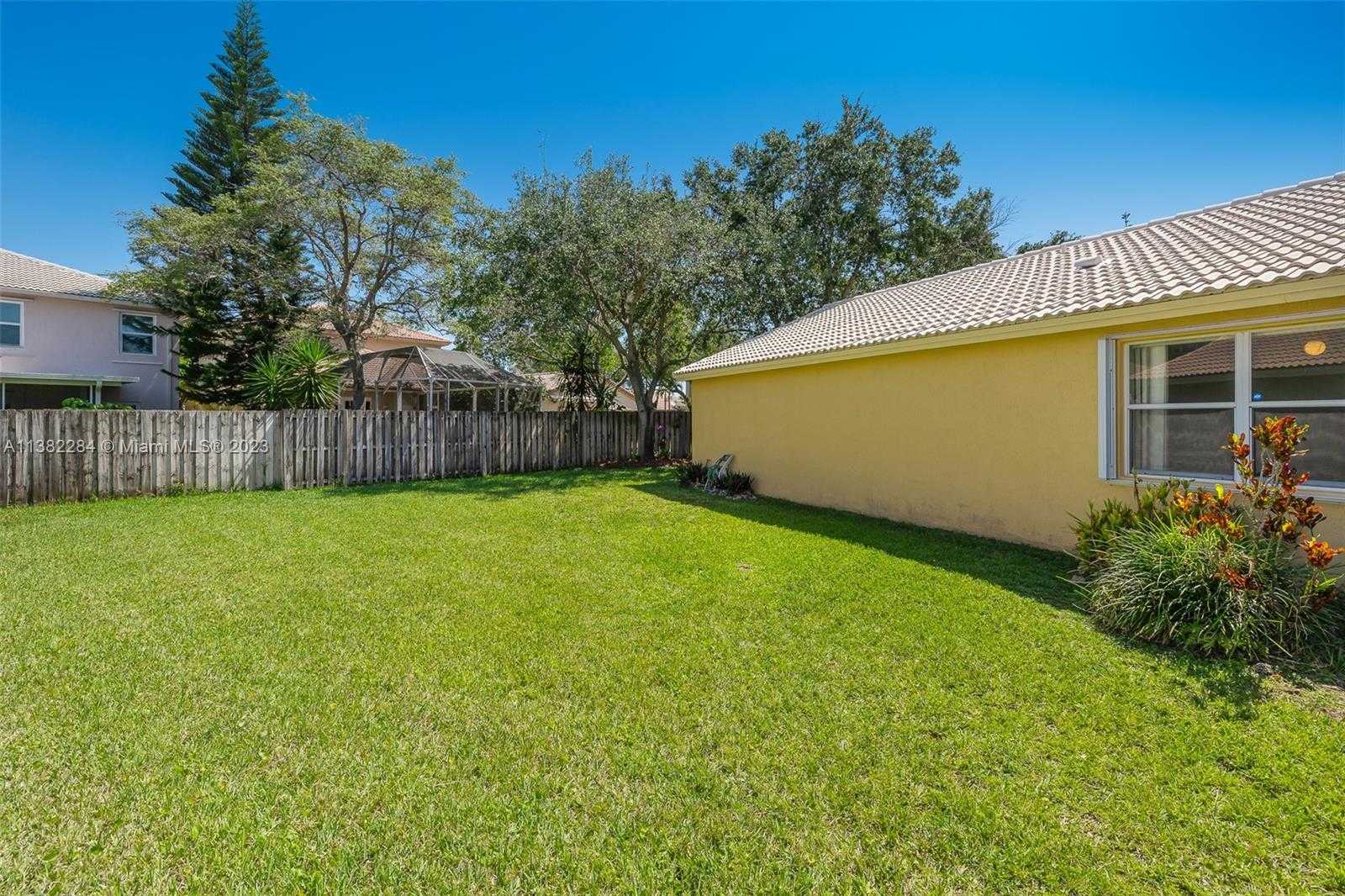 Huis in Pembroke Pines, Florida 11710285